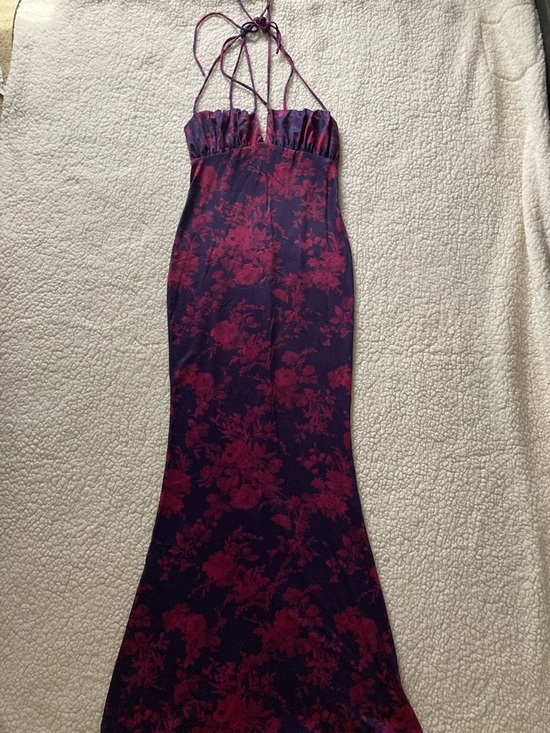 Dresses & Skirts - Beautiful flower Maxi Dress